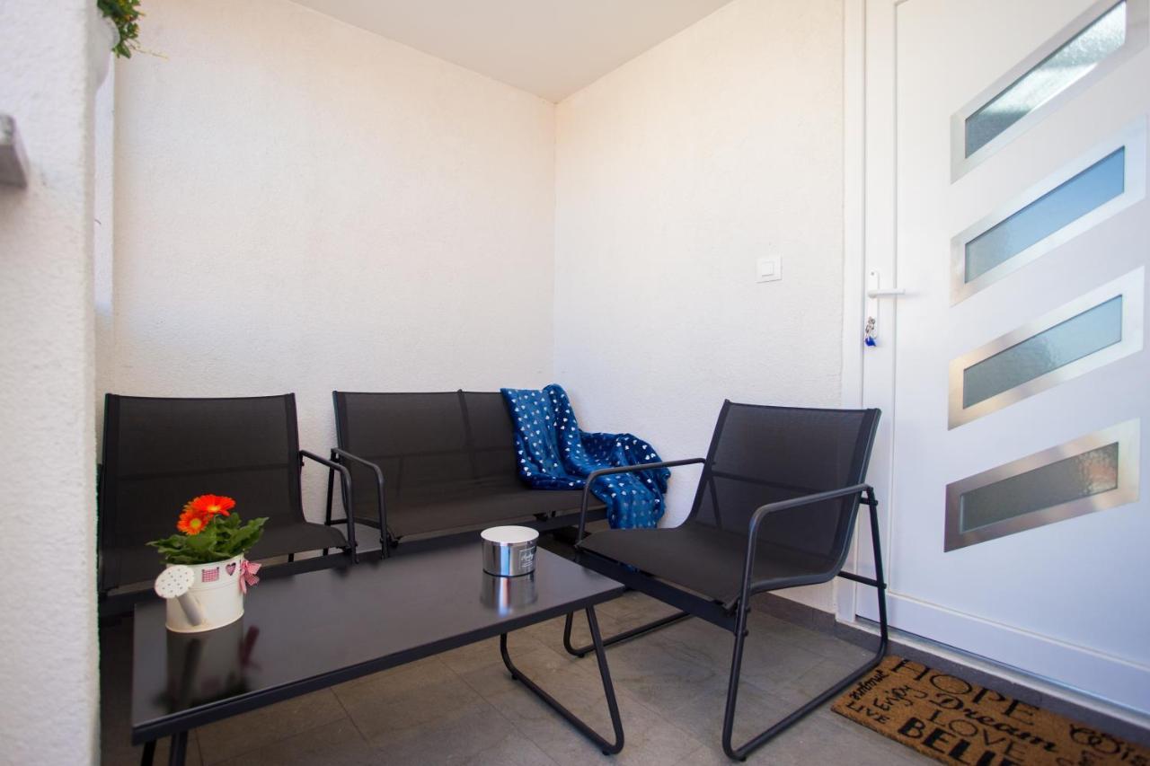 App Sara Apartment Kanfanar Ngoại thất bức ảnh