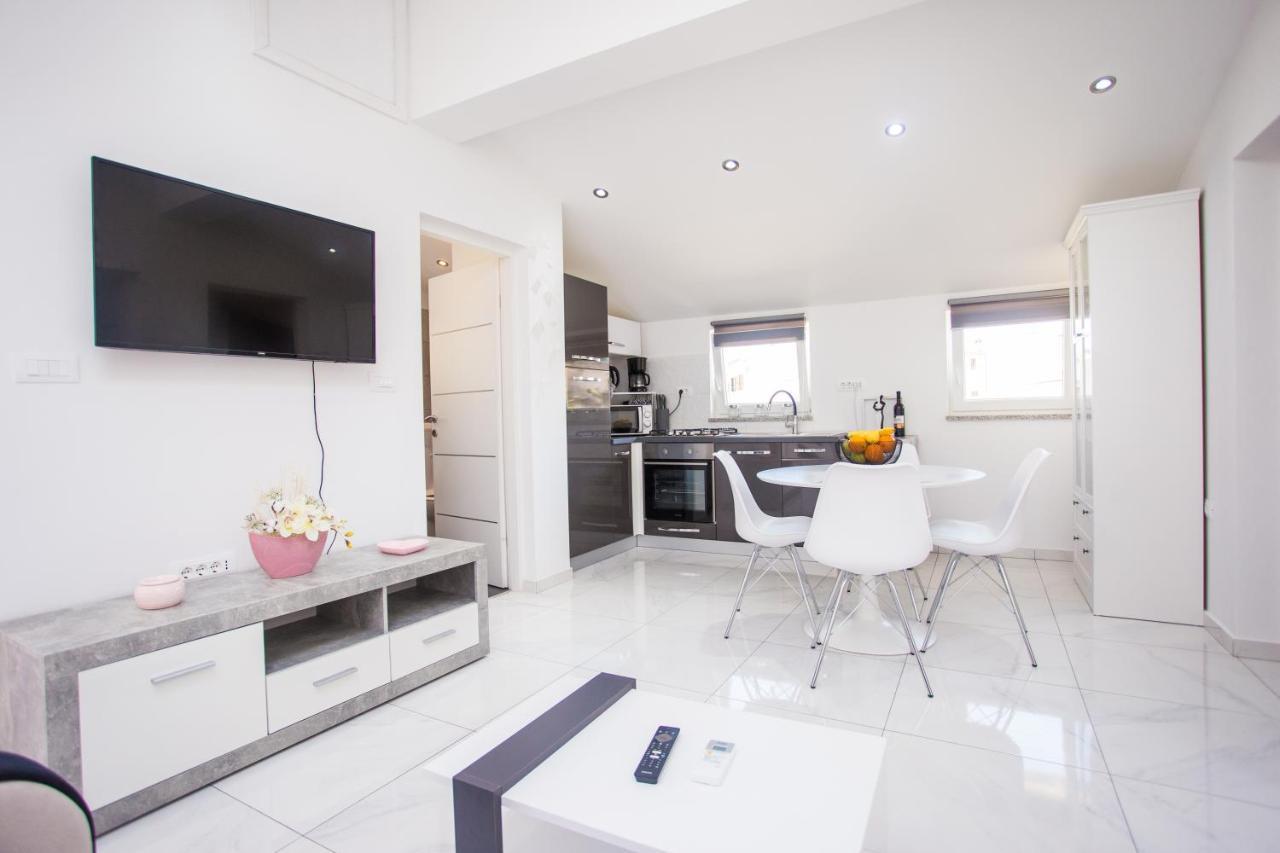 App Sara Apartment Kanfanar Ngoại thất bức ảnh