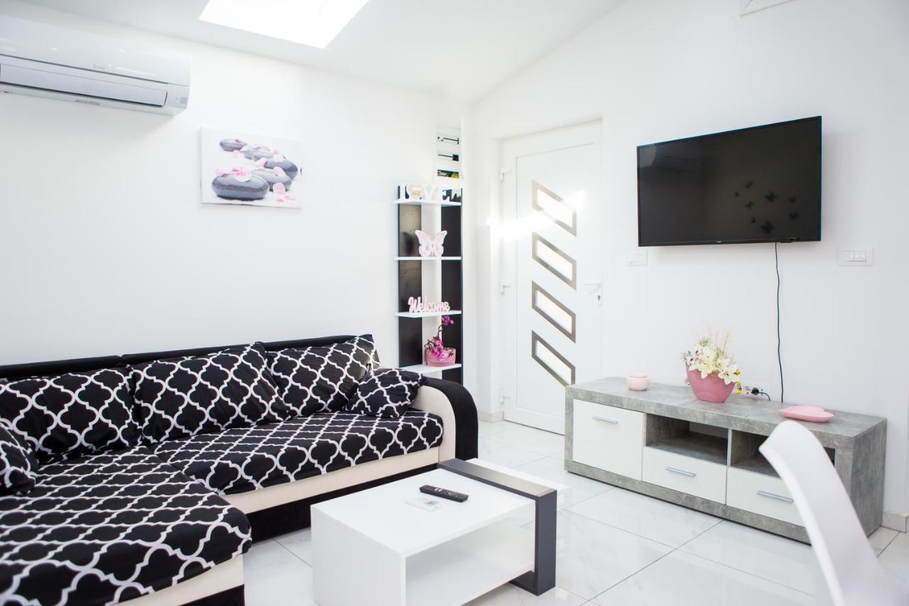 App Sara Apartment Kanfanar Ngoại thất bức ảnh