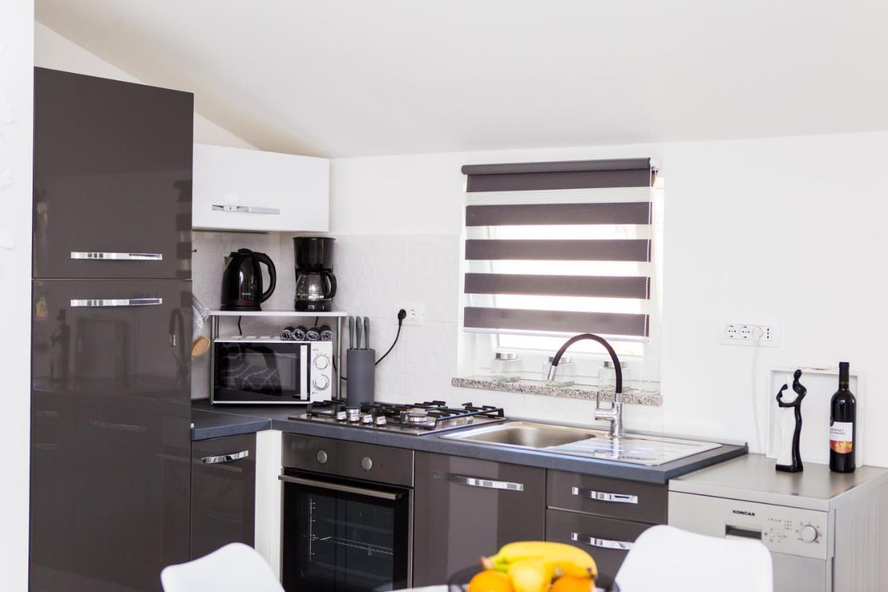 App Sara Apartment Kanfanar Ngoại thất bức ảnh