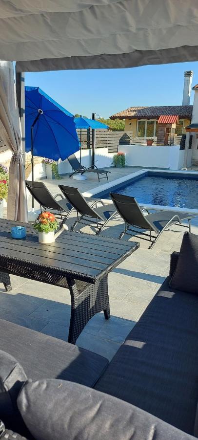 App Sara Apartment Kanfanar Ngoại thất bức ảnh